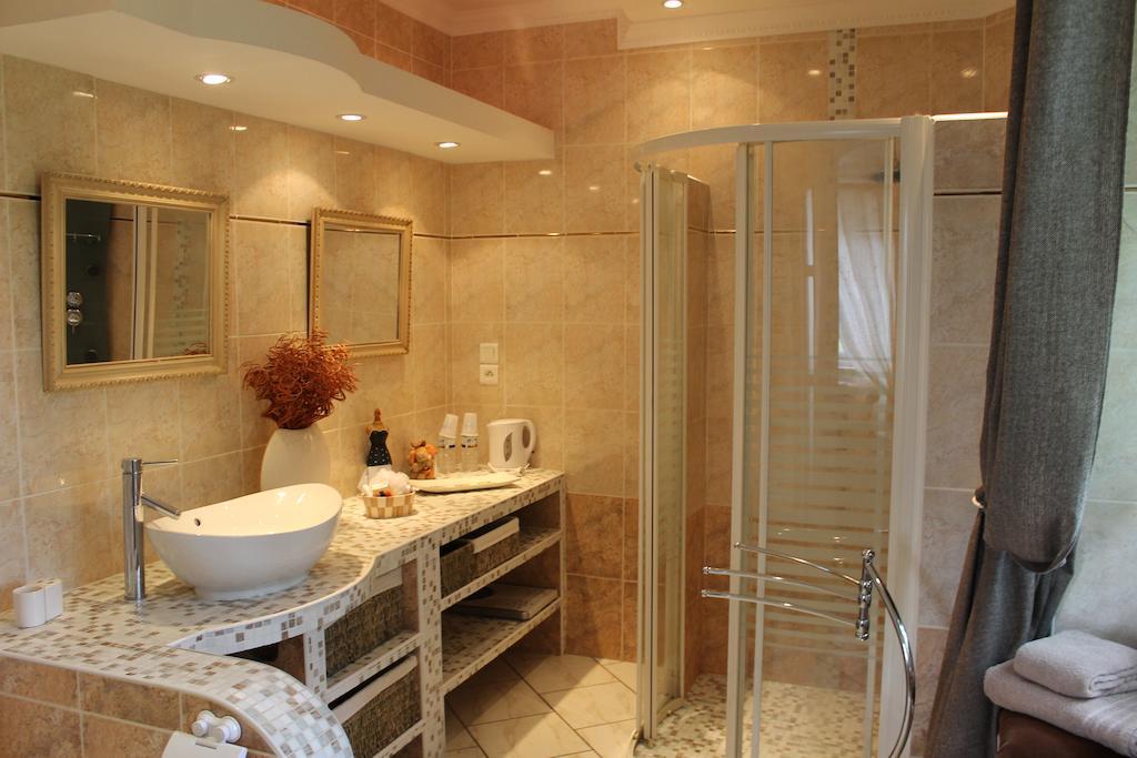 Chambres D'Hotes Le Bois Trinquille Saint-Viance Ruang foto