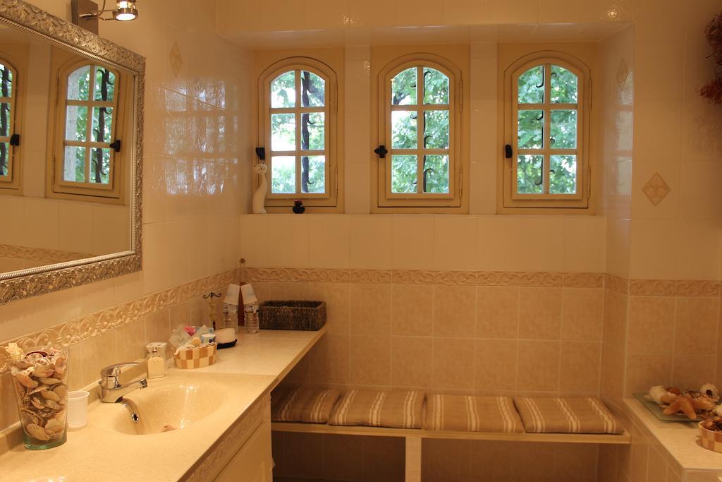 Chambres D'Hotes Le Bois Trinquille Saint-Viance Ruang foto